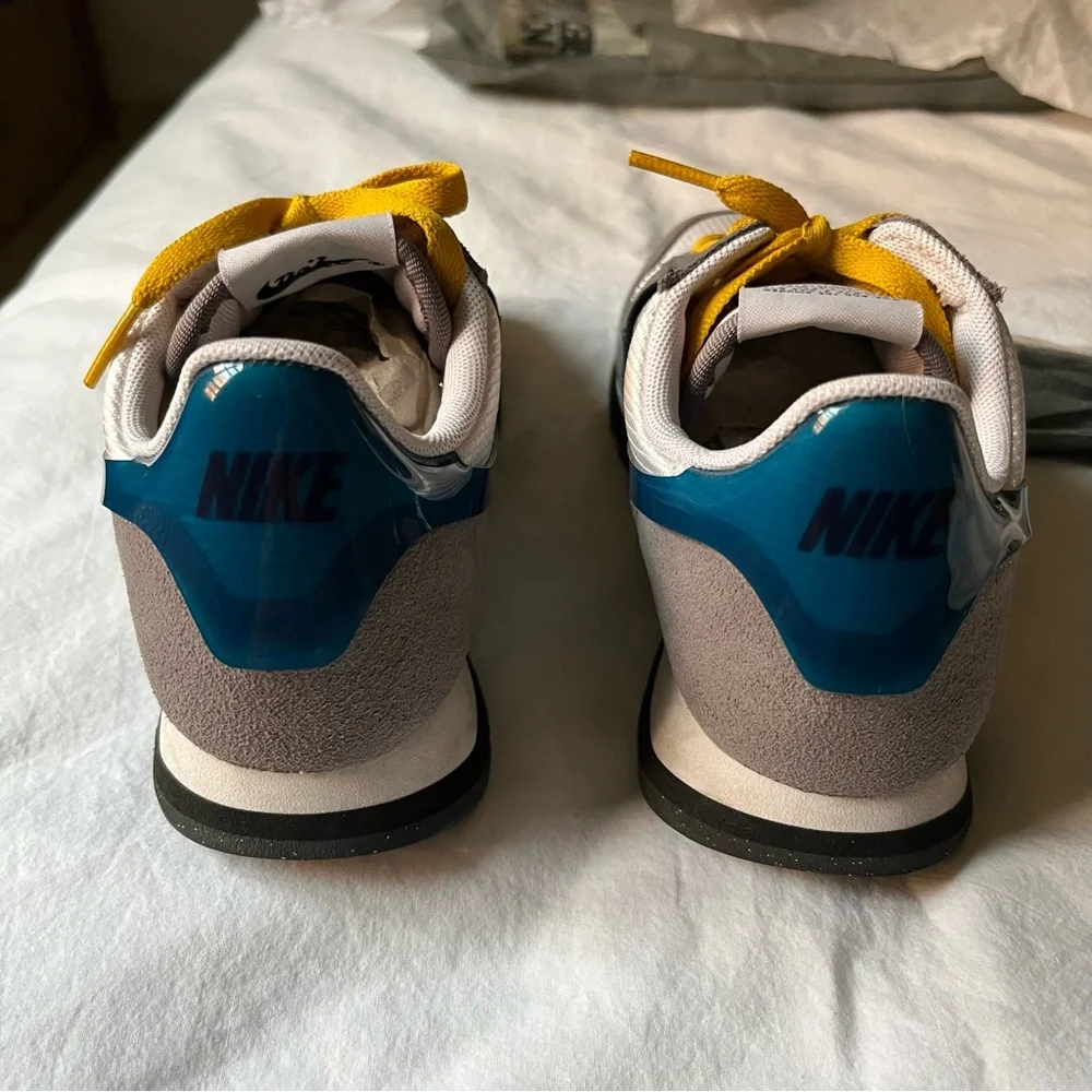 Nike V- Love O.X. - Picture 4 of 7